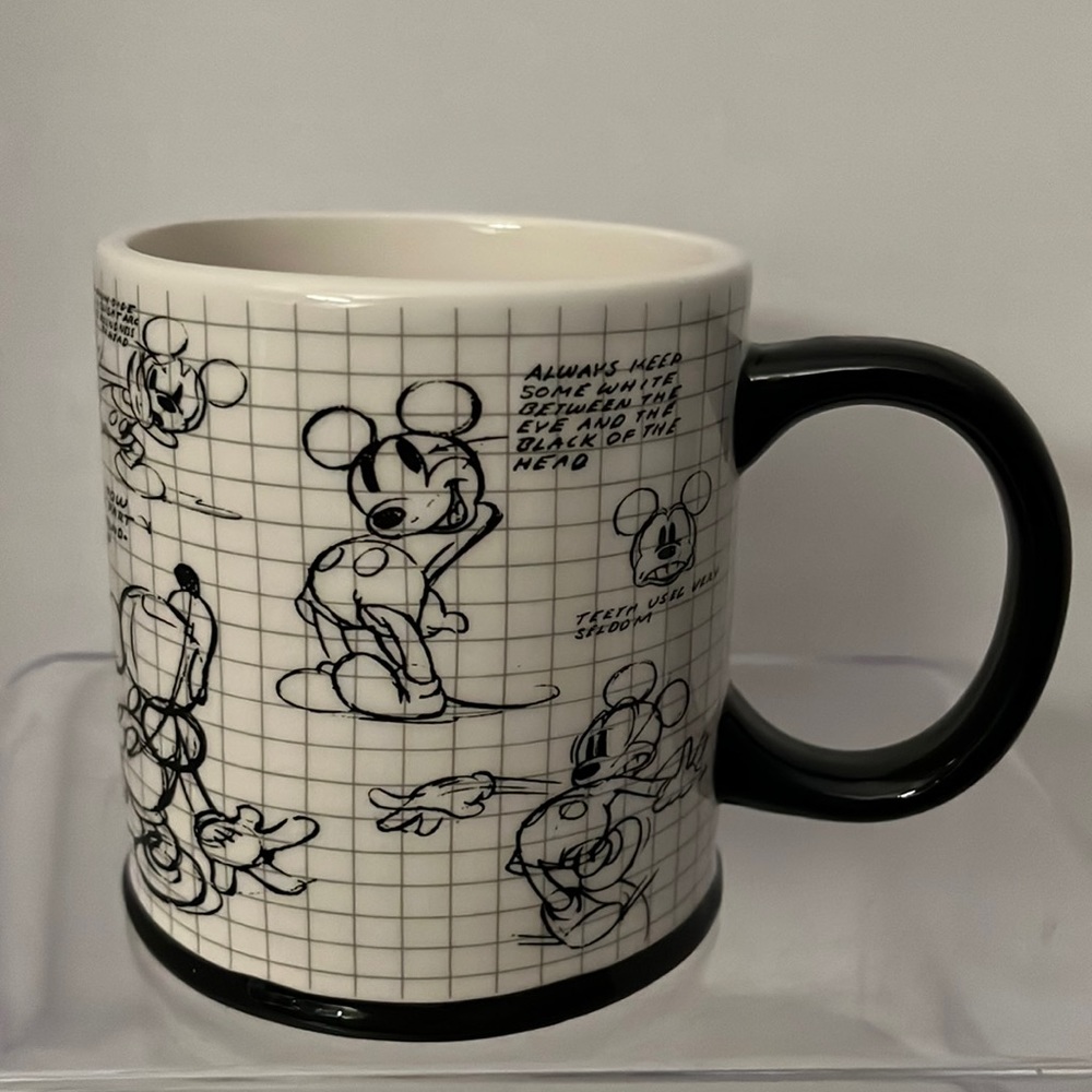Disney Mickey Mouse Sketch Book Design Coffee Mug. EUC